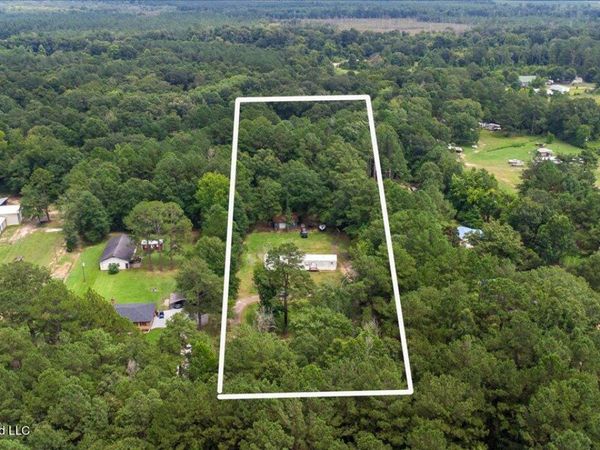 8 Barding Lane, Petal, MS 39465
