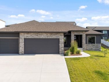 10215 Pintail Drive, Papillion, NE 68046
