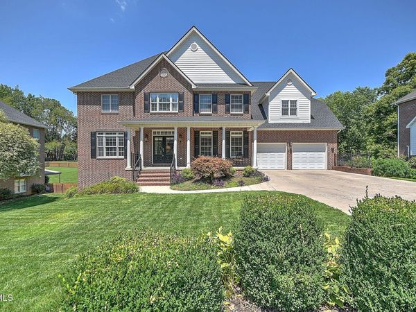 9 Wayland Court, Johnson City, TN 37604