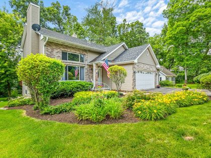 239 ROCHESTER Road Poplar Grove, IL 61065