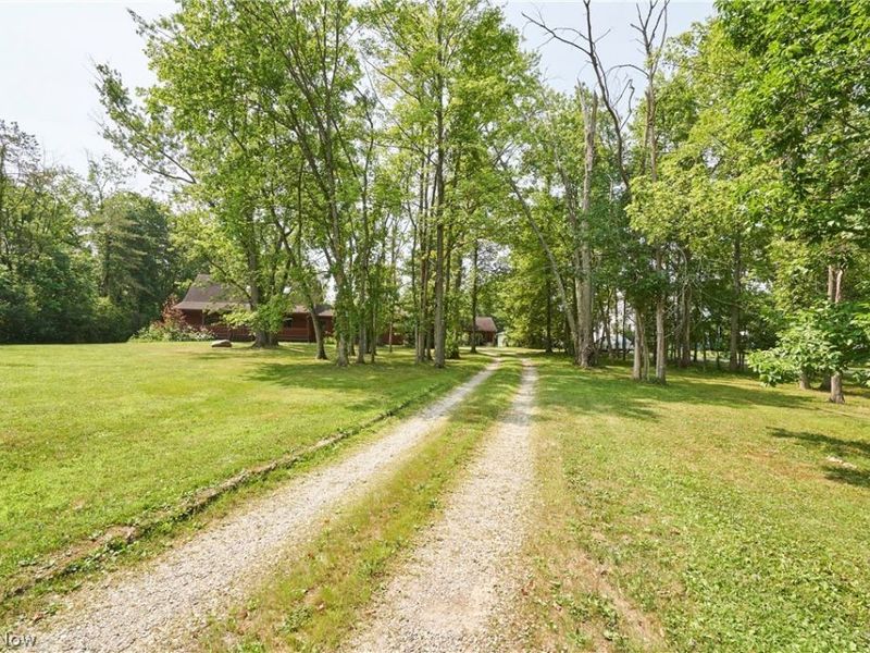 11461 Drake Road, North Royalton, OH 44133 Photo 3