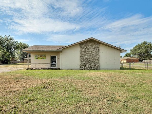 1419 W London Street, El Reno, OK 73036