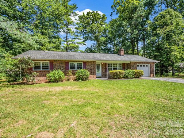 926 Toxaway Court , Hendersonville, NC 28791