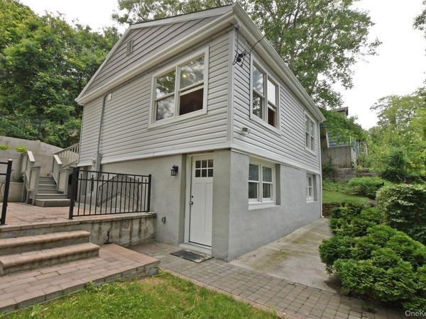 6 Southold Road, Sound Beach, NY 11789