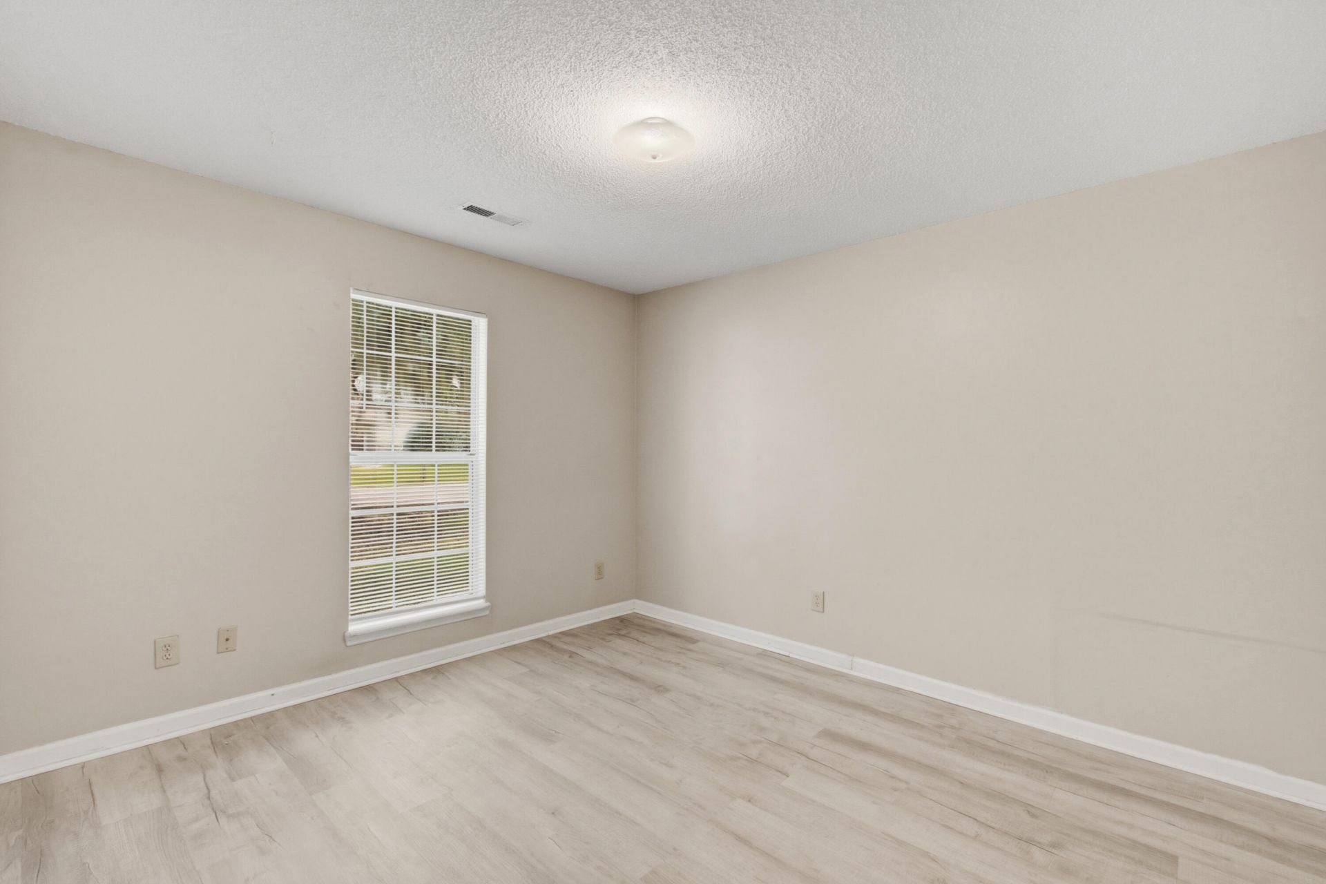 201 Smithfield Avenue Photo 28