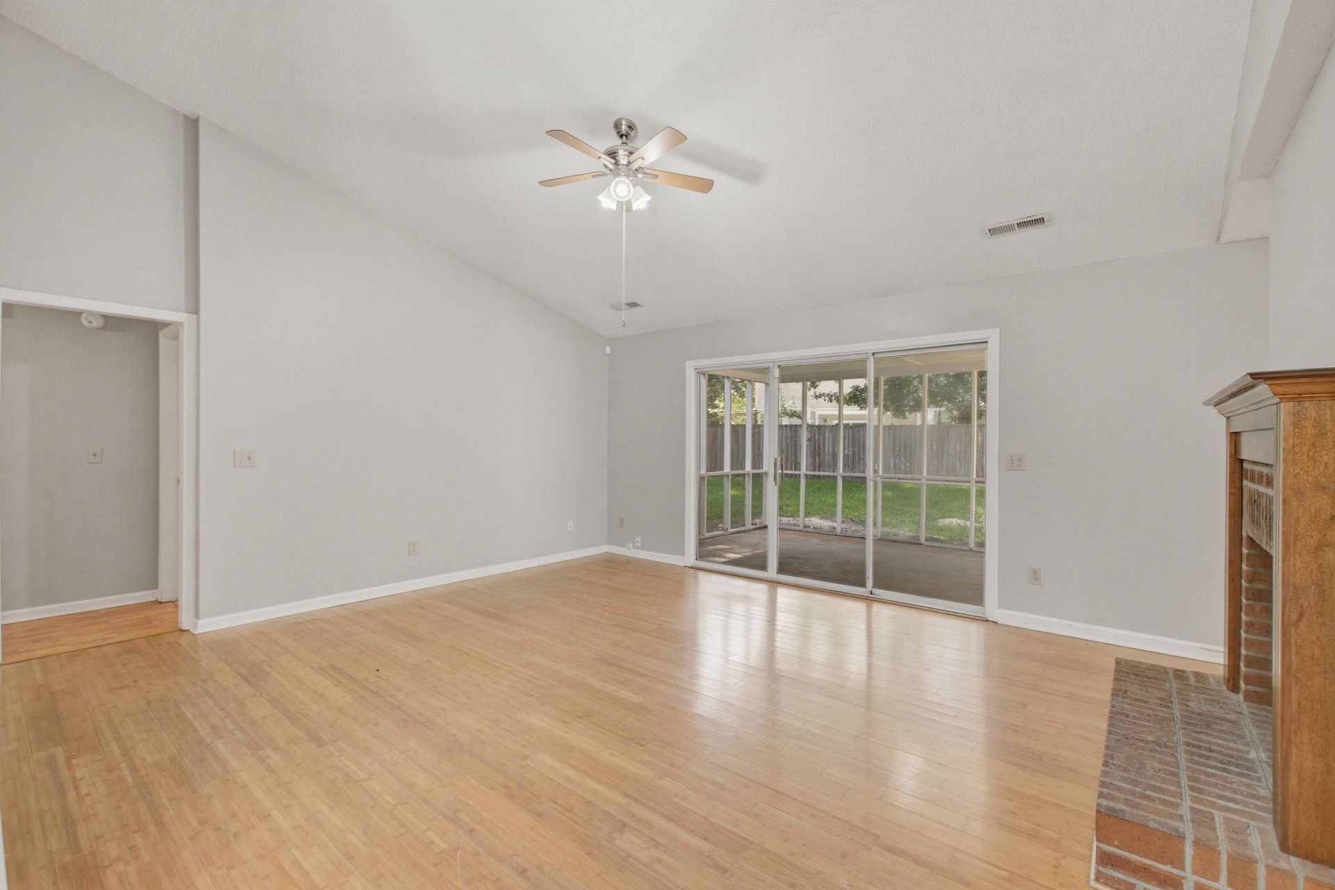 201 Smithfield Avenue Photo 4