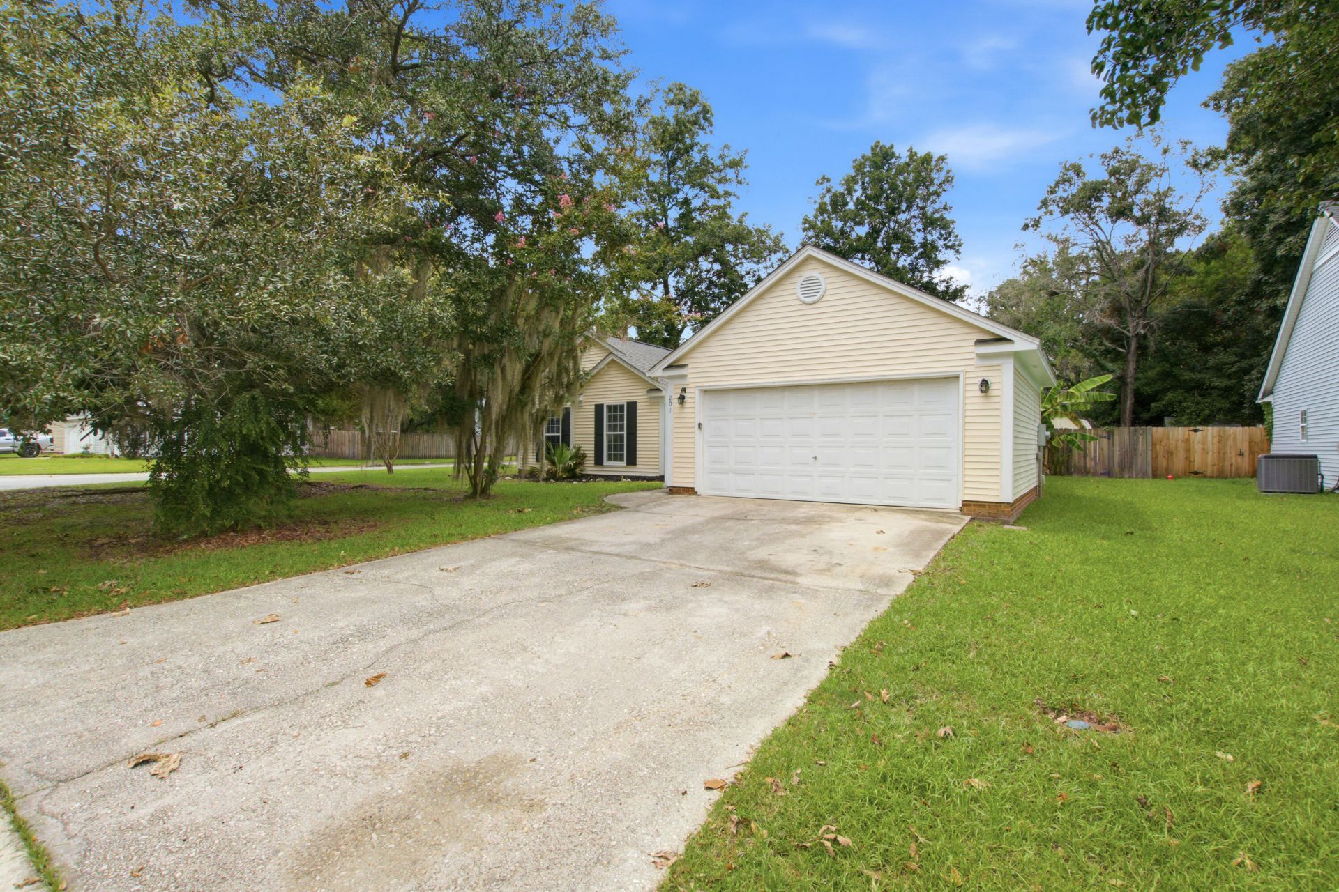 201 Smithfield Avenue Photo 42