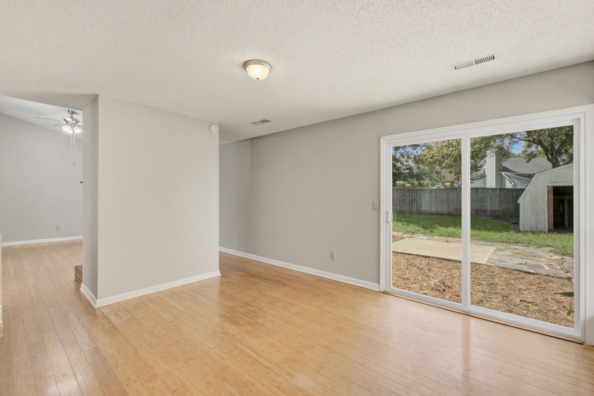 201 Smithfield Avenue Photo 9