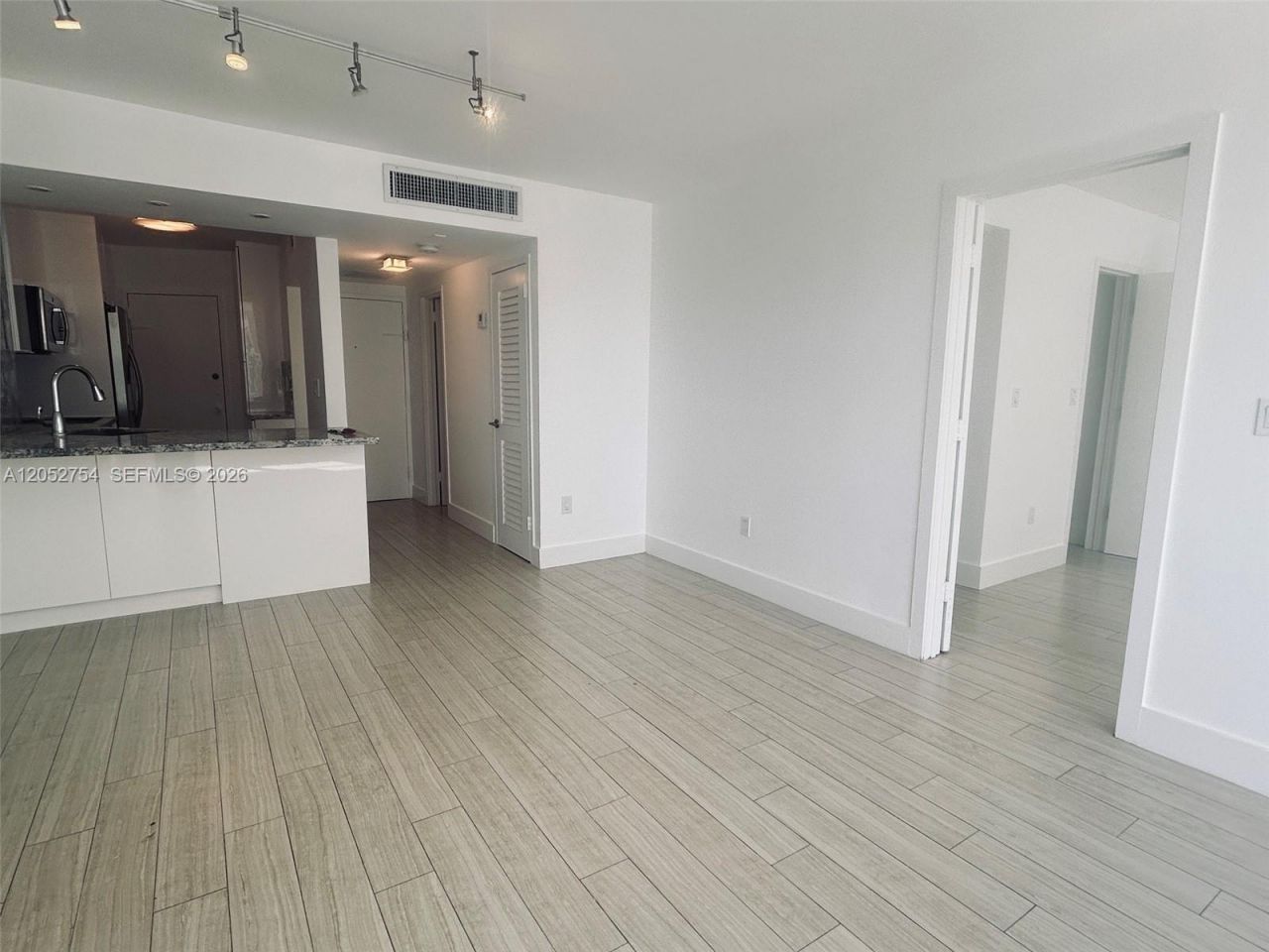 2899 Collins Ave, Unit 724, Miami Beach, FL 33140 Photo