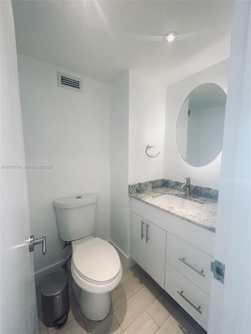 2899 Collins Ave, Unit 724, Miami Beach, FL 33140 Photo