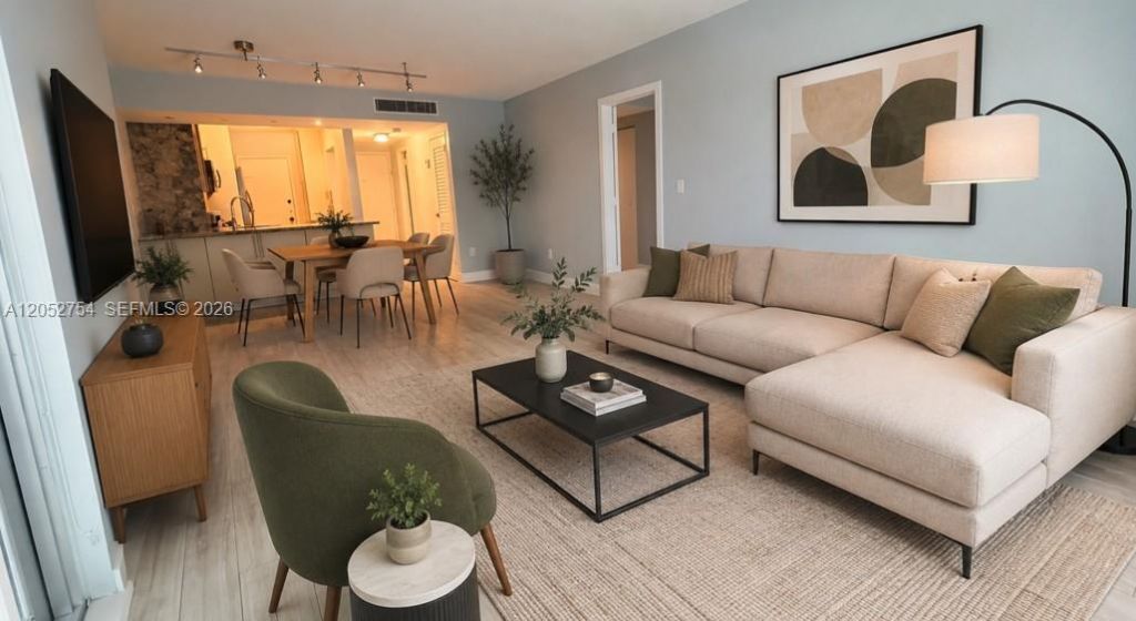 2899 Collins Ave , Unit 724, Miami Beach, FL 33140 Photo