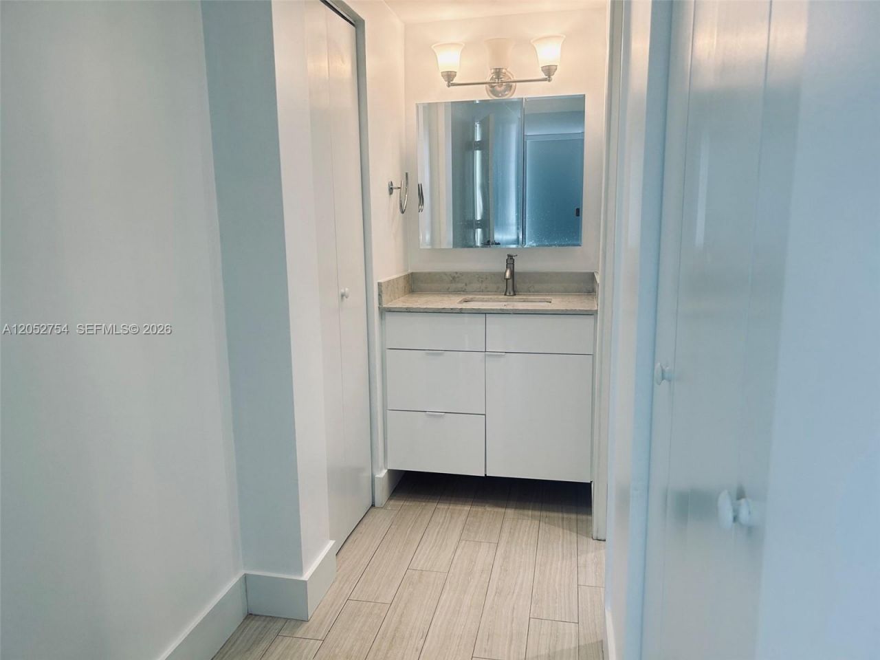 2899 Collins Ave, Unit 724, Miami Beach, FL 33140 Photo