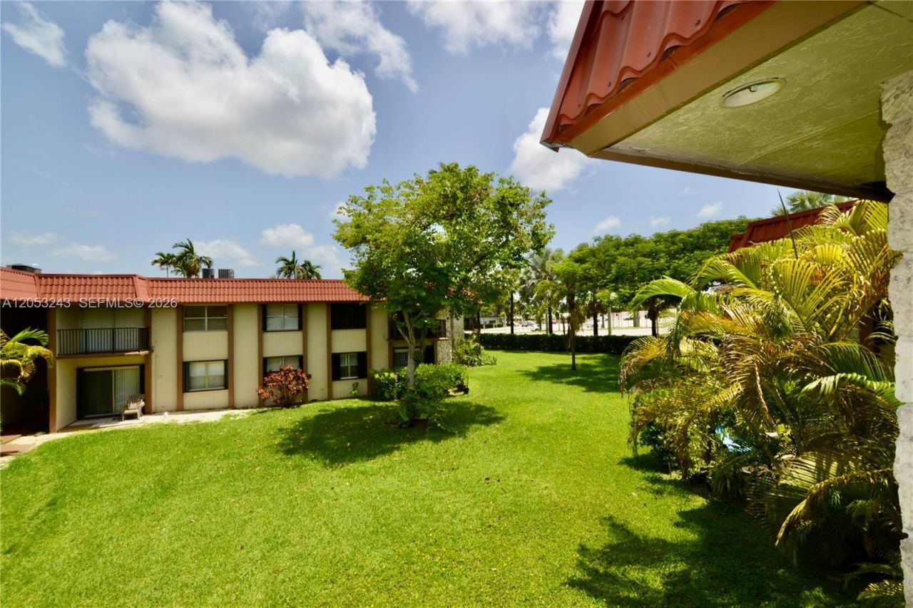 10447 SW 108th Ave , Unit 270, Miami, FL 33176 Photo