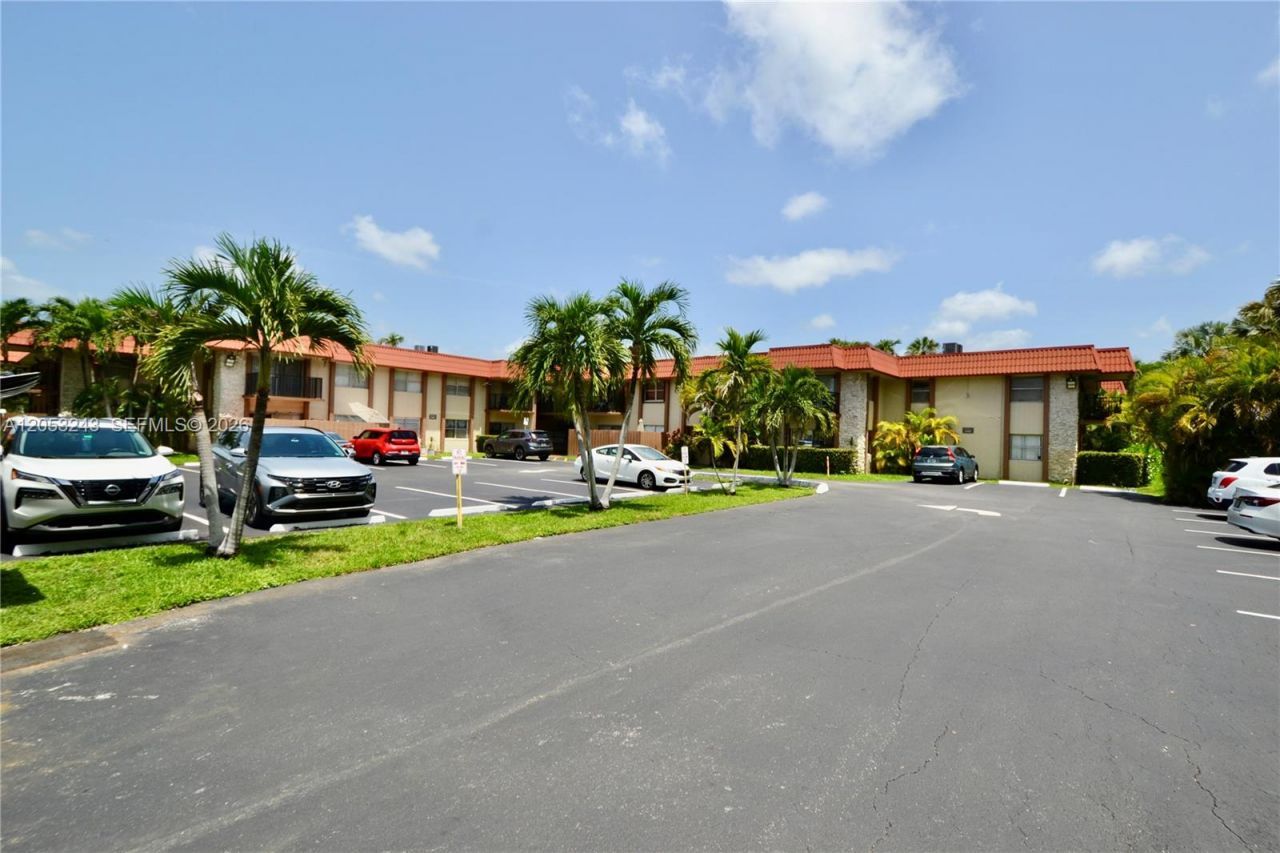 10447 SW 108th Ave , Unit 270, Miami, FL 33176 Photo