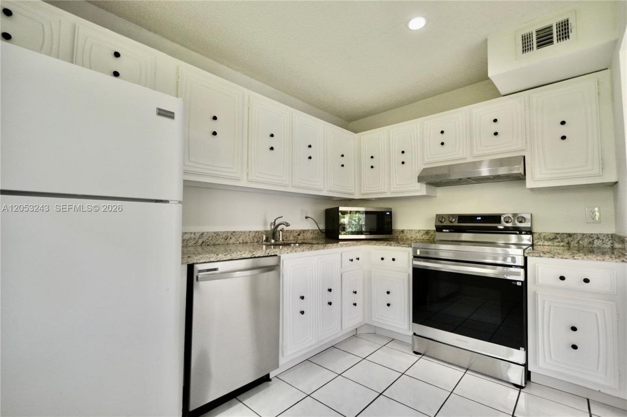 10447 SW 108th Ave , Unit 270, Miami, FL 33176 Photo