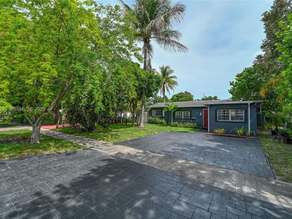 76 NE 170th St , North Miami Beach, FL 33162