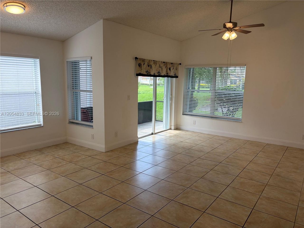 9020 N Lake Park Cir N , Davie, FL 33328 Photo