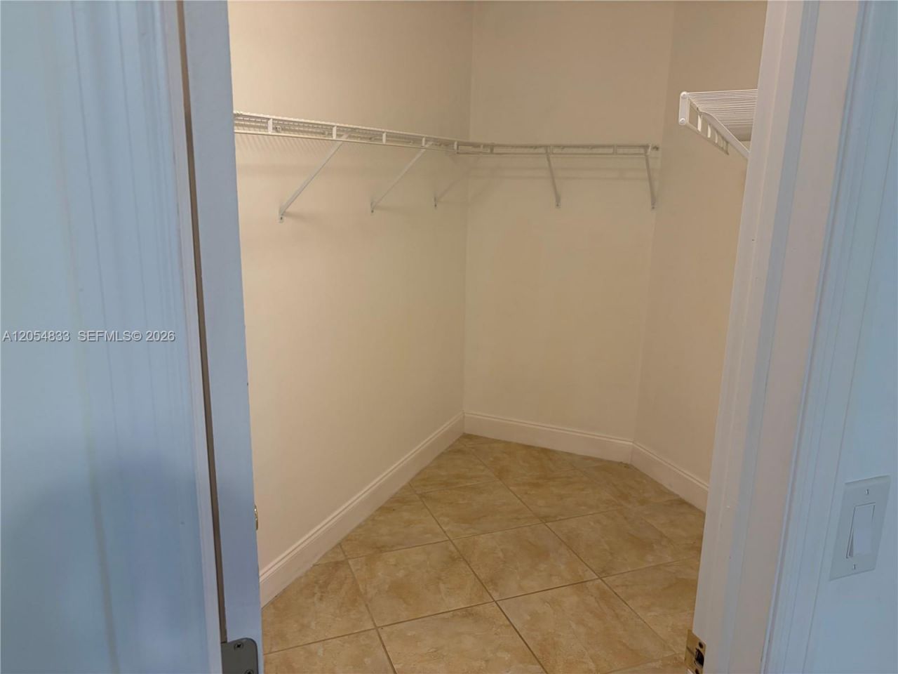 9020 N Lake Park Cir N , Davie, FL 33328 Photo