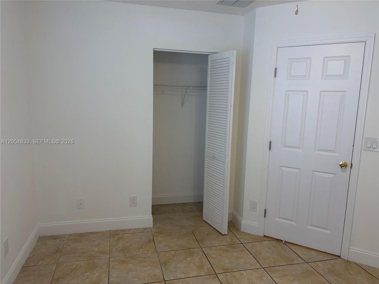 9020 N Lake Park Cir N , Davie, FL 33328 Photo