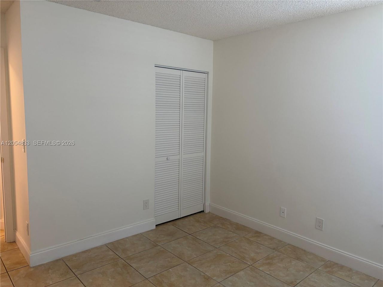 9020 N Lake Park Cir N , Davie, FL 33328 Photo