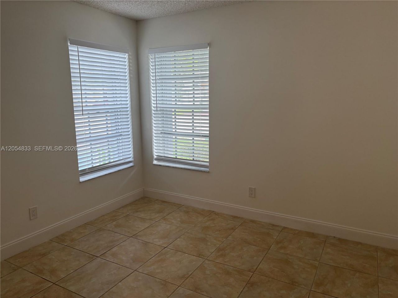 9020 N Lake Park Cir N , Davie, FL 33328 Photo