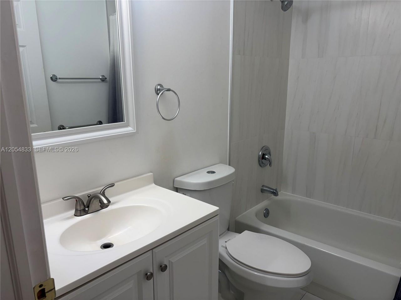 9020 N Lake Park Cir N , Davie, FL 33328 Photo