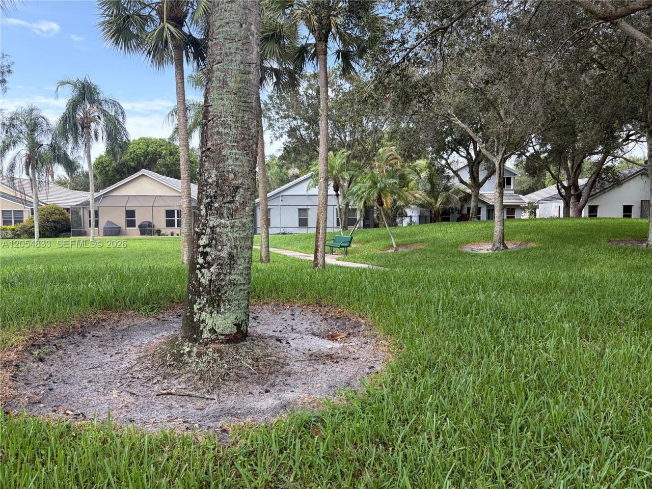 9020 N Lake Park Cir N , Davie, FL 33328 Photo