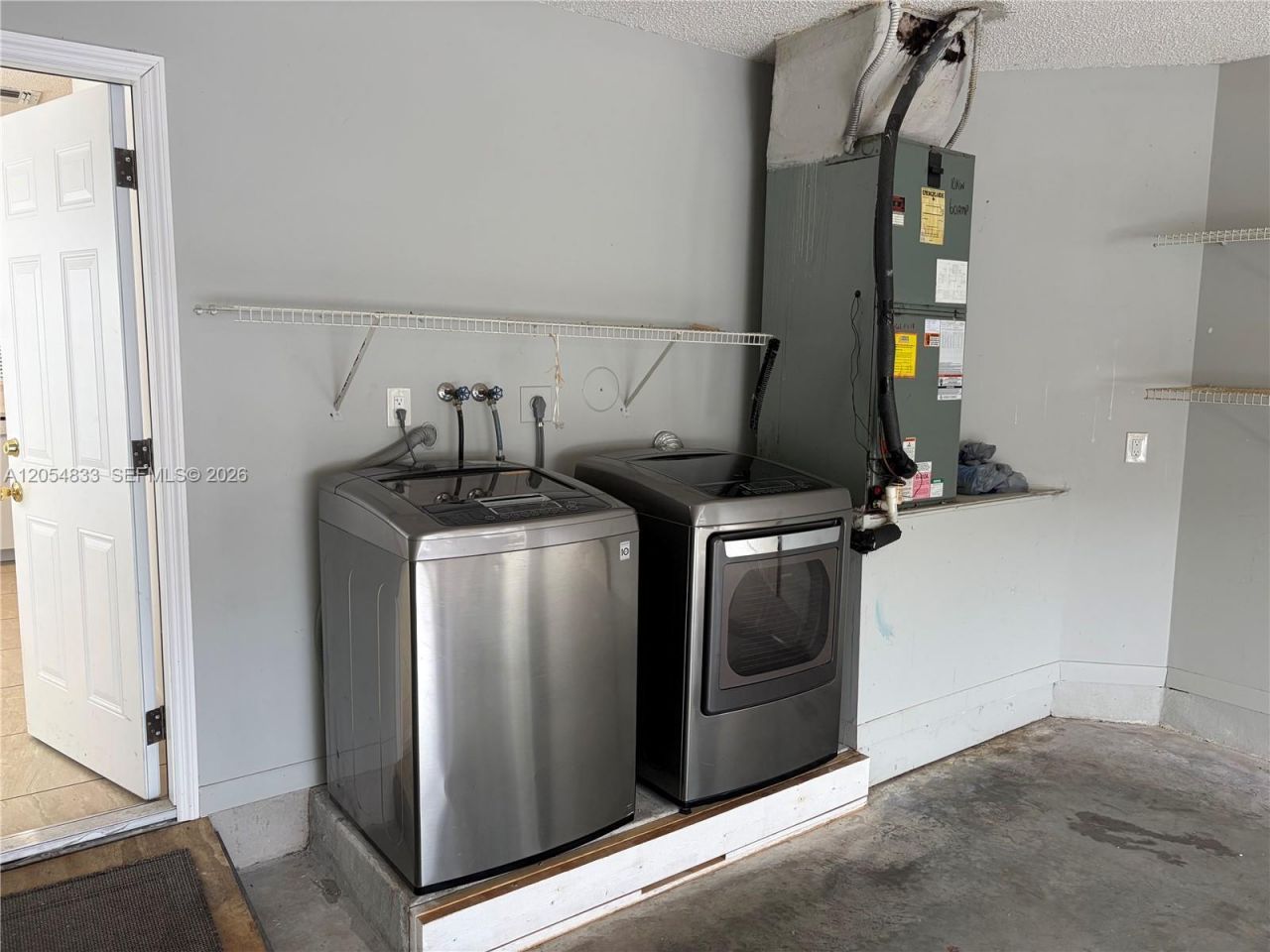 9020 N Lake Park Cir N , Davie, FL 33328 Photo