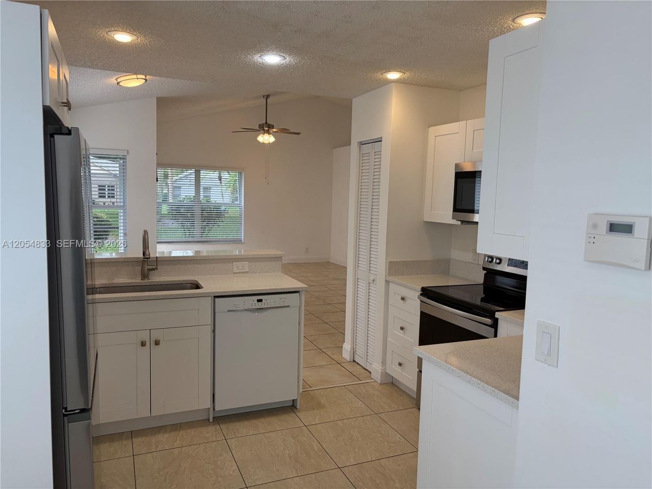 9020 N Lake Park Cir N , Davie, FL 33328 Photo