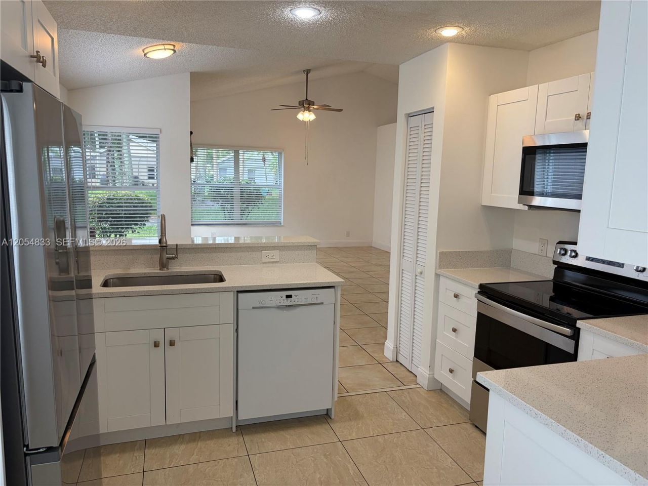 9020 N Lake Park Cir N , Davie, FL 33328 Photo