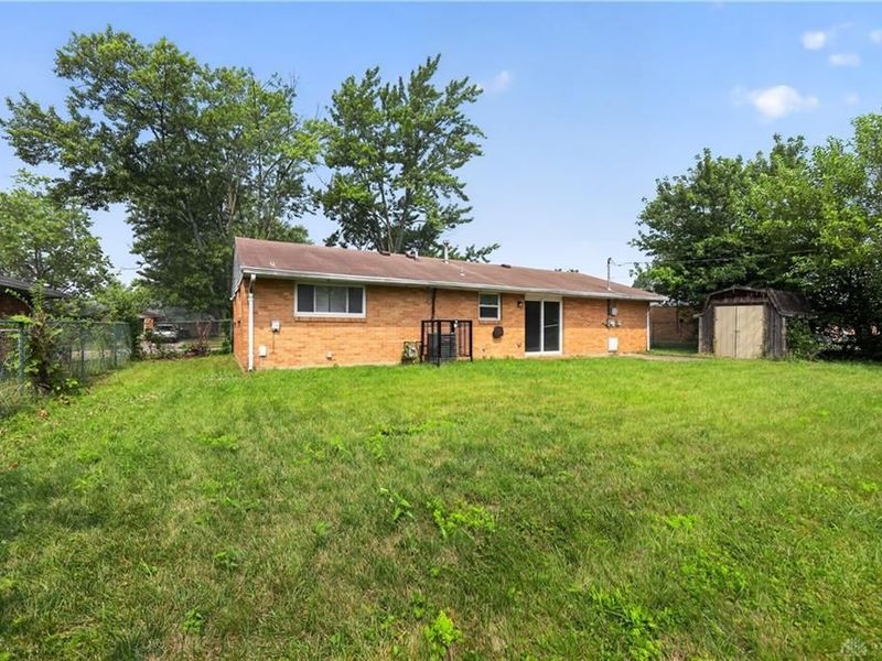 7617 Sebring Drive, Huber Heights, OH 45424 Photo 4