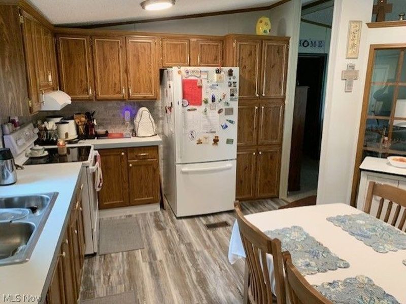 78 Third Avenue, Stratton, OH 43961 Photo 16