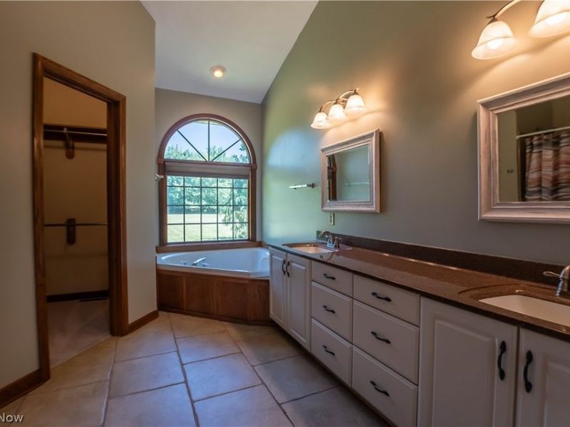 1807 Smith Kramer Street NE, Hartville, OH 44632 Photo 30