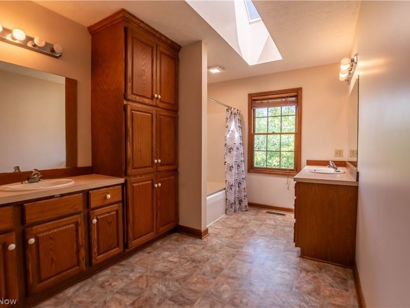 1807 Smith Kramer Street NE, Hartville, OH 44632 Photo 36