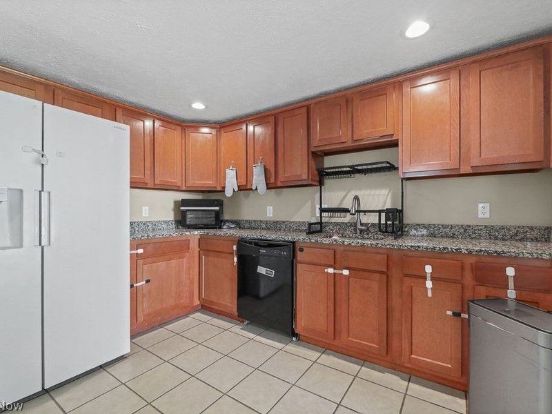 2074 Samuel Drive, Brunswick, OH 44212 Photo 8