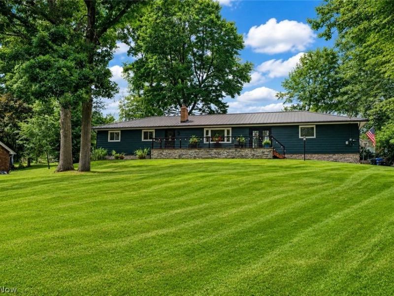 727 Sleepy Hollow Drive , Uniontown, OH 44685 Photo 1