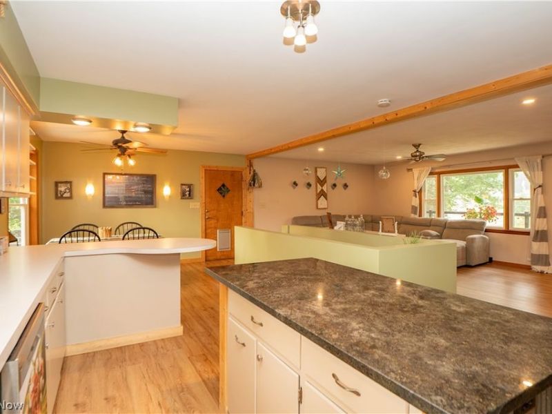 727 Sleepy Hollow Drive , Uniontown, OH 44685 Photo 16