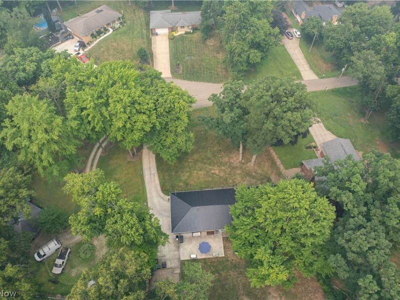 727 Sleepy Hollow Drive , Uniontown, OH 44685 Photo 2