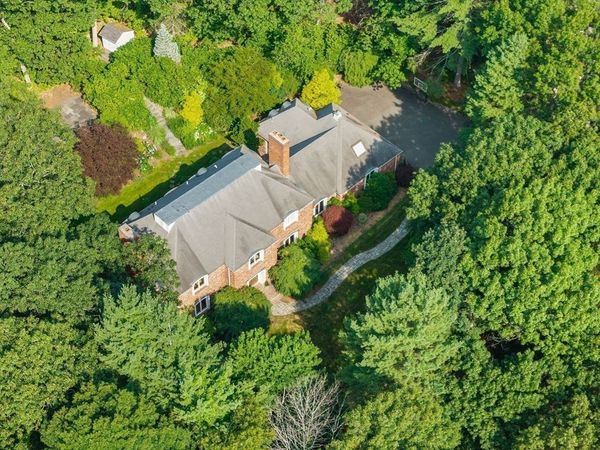 11 Fox Run Rd, Dover, MA 02030