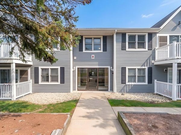 450 Somerset Ave, Unit 705, Taunton, MA 02780