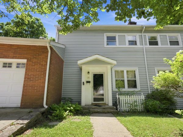 5 Briarwood Lane, Greenhills, OH 45218