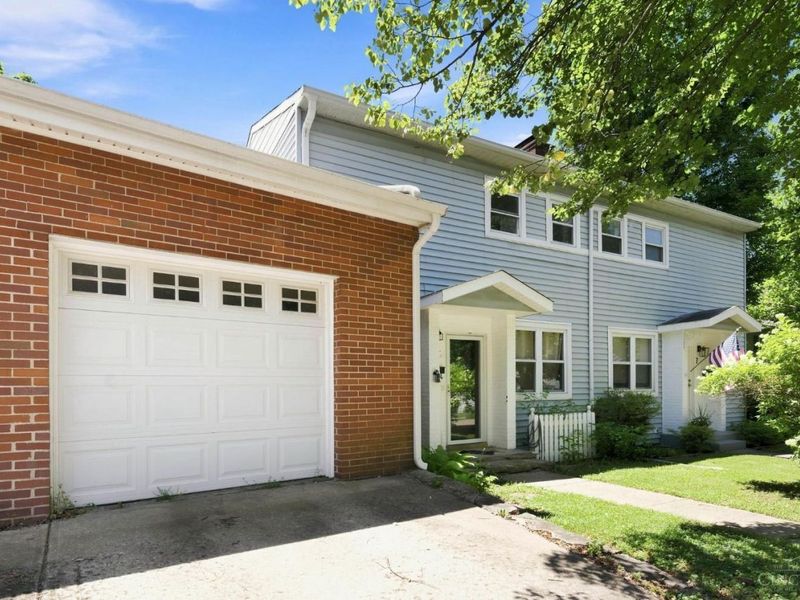 5 Briarwood Lane, Greenhills, OH 45218 Photo 3