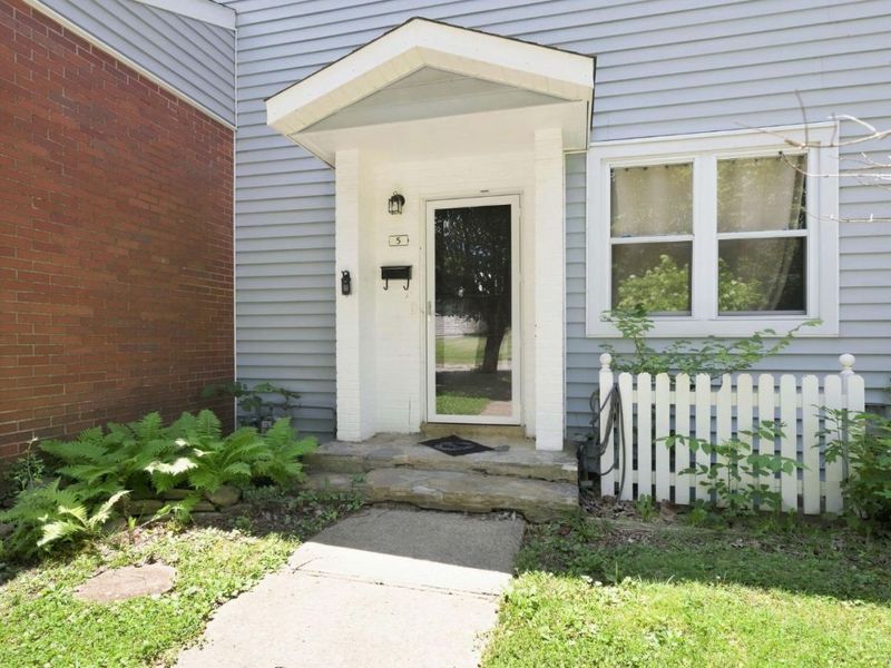 5 Briarwood Lane, Greenhills, OH 45218 Photo 4