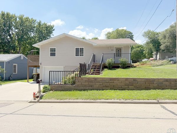 3001 S MARTHA ST, Sioux City, IA 51106
