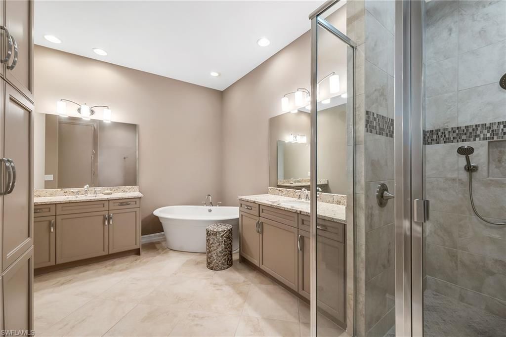 7825 Hawthorne Dr , Unit 2104, Naples, FL 34113 Photo