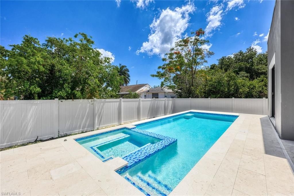 1297 Trail Terrace Dr , Naples, FL 34103 Photo