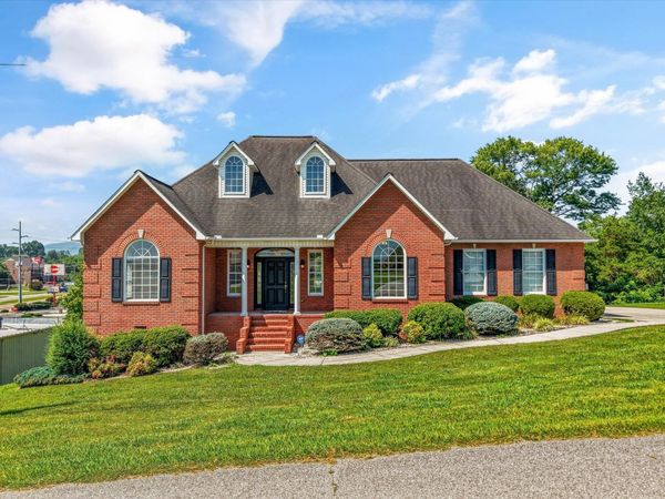111 Colonial Hts , LaFollette, TN 37766