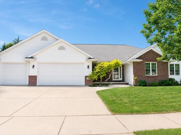 4801 N BENVIEW COURT, Appleton, WI 54913
