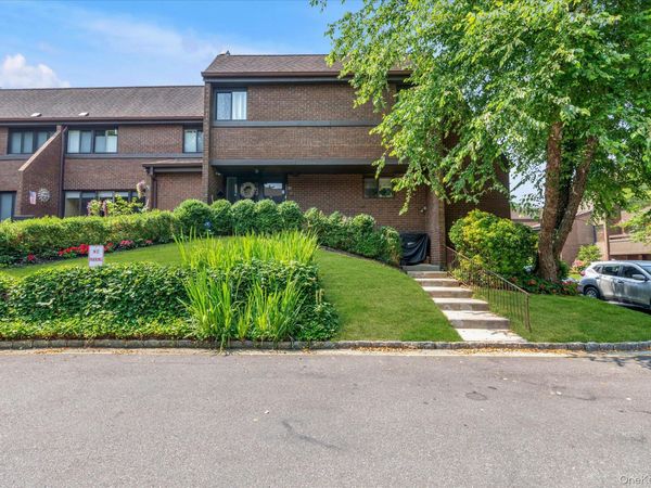 21 Spring Hollow , Roslyn, NY 11576