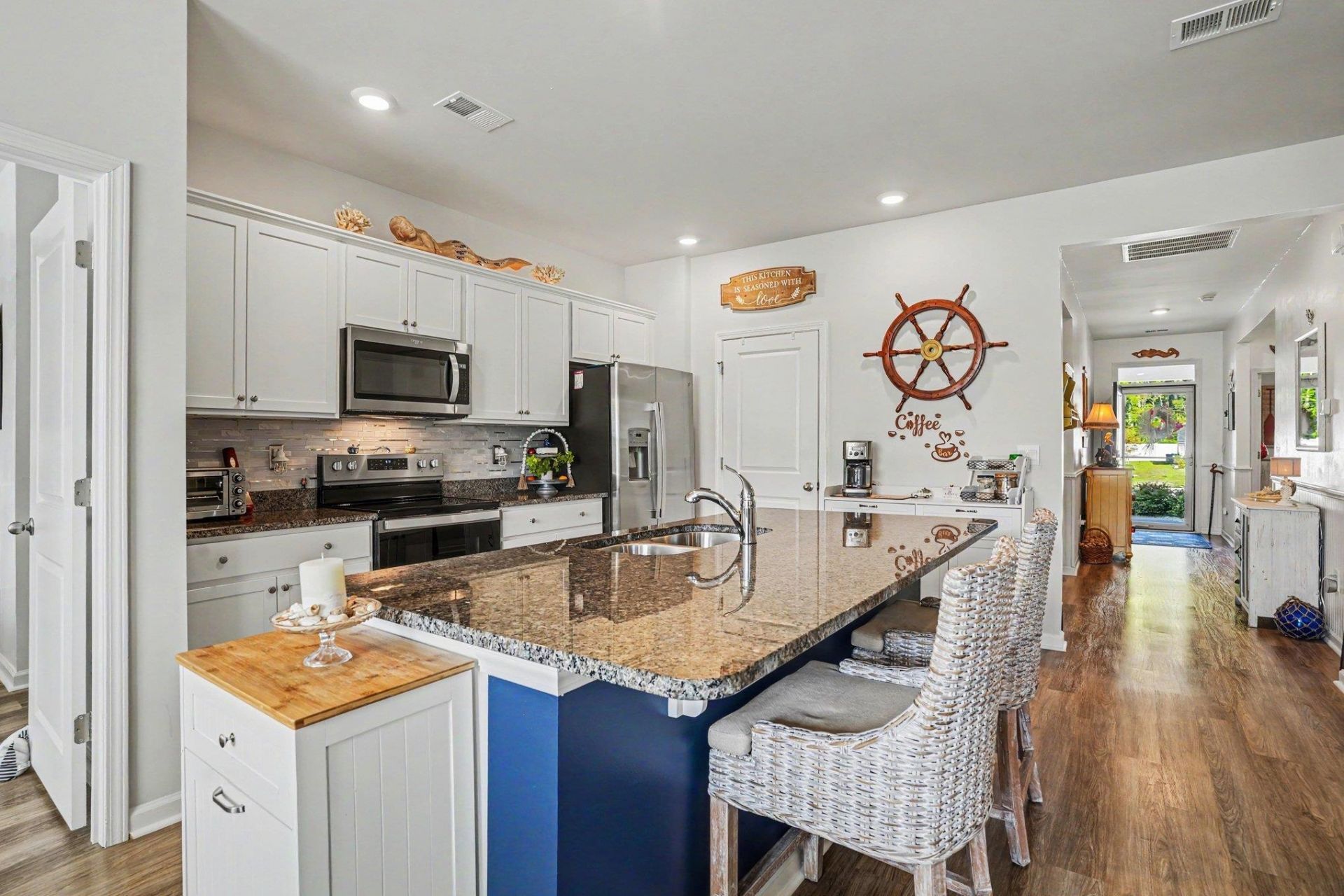 479 Samara Dr.  Photo 11